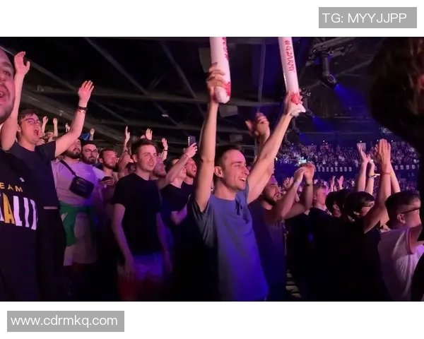 足坛巨星罕见低级失误合集引爆全场观众热议瞬间